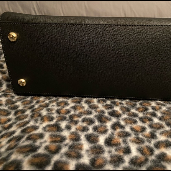 Michael Kors Black Leather Jet Set Travel Tote - Picture 3 of 4